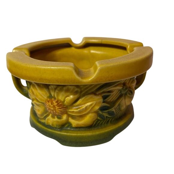 Roseville Pottery Peony HandledAshtray.Sienna Brown. With a green base.
